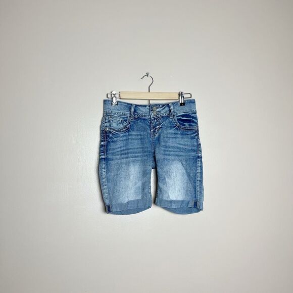 CLEARANCE! Pair of No Boundaries Shorts Size 5 Juniors EUC - Picture 5 of 9
